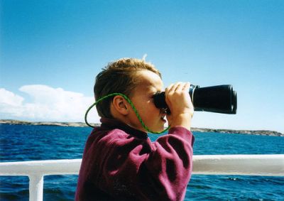 Jesper looking for seals, by hagwall