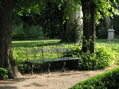 Bench at Schloss Glienicke, by Grace Kerina